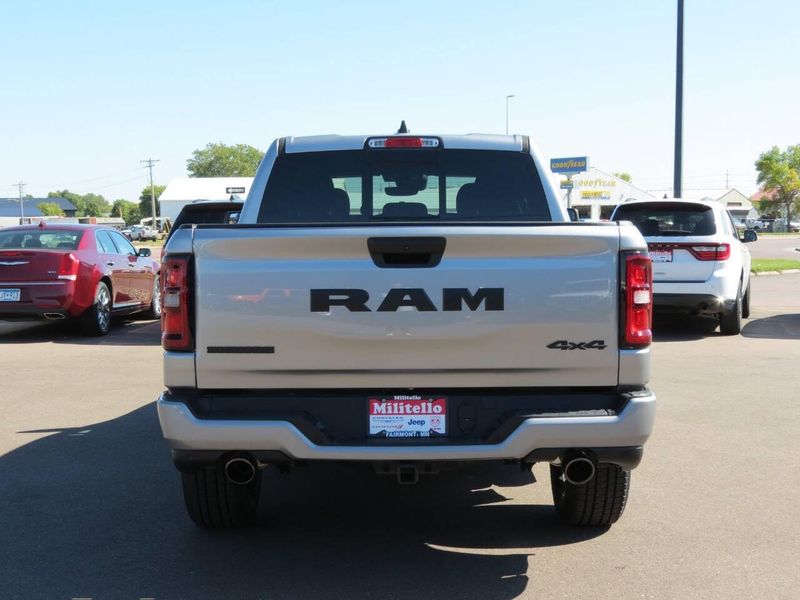 2025 RAM 1500 Big Horn Crew Cab 4x4 5