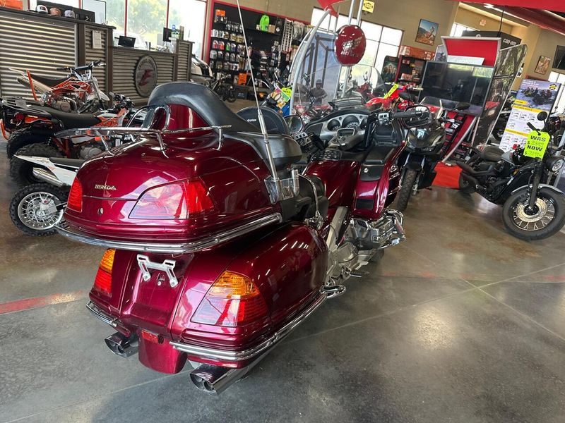 2004 Honda GOLD WING 