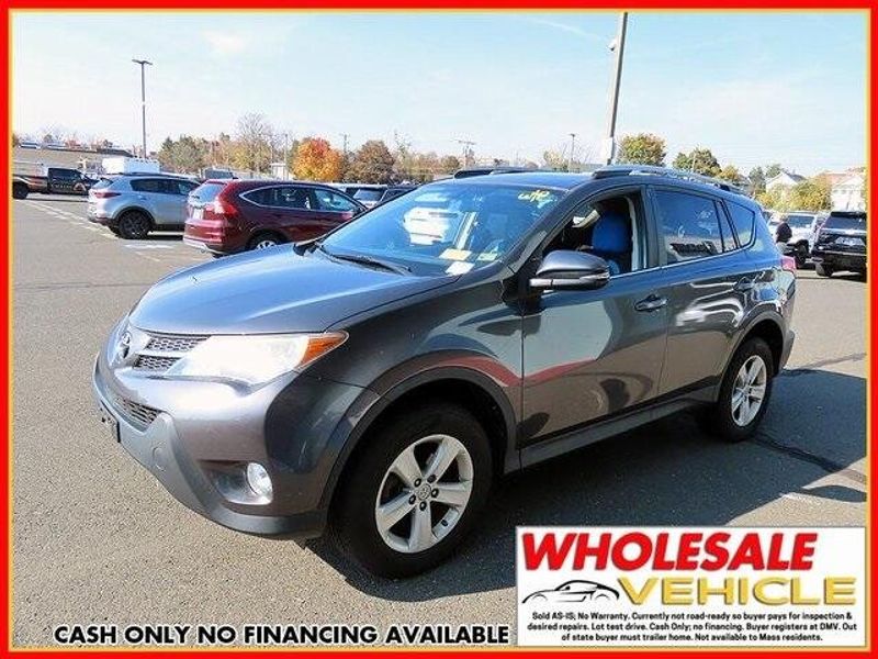 2014 Toyota RAV4 XLEImage 1