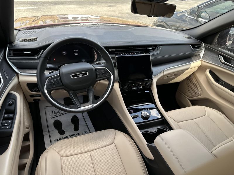 Used 2023 Jeep Grand Cherokee LimitedImage 19