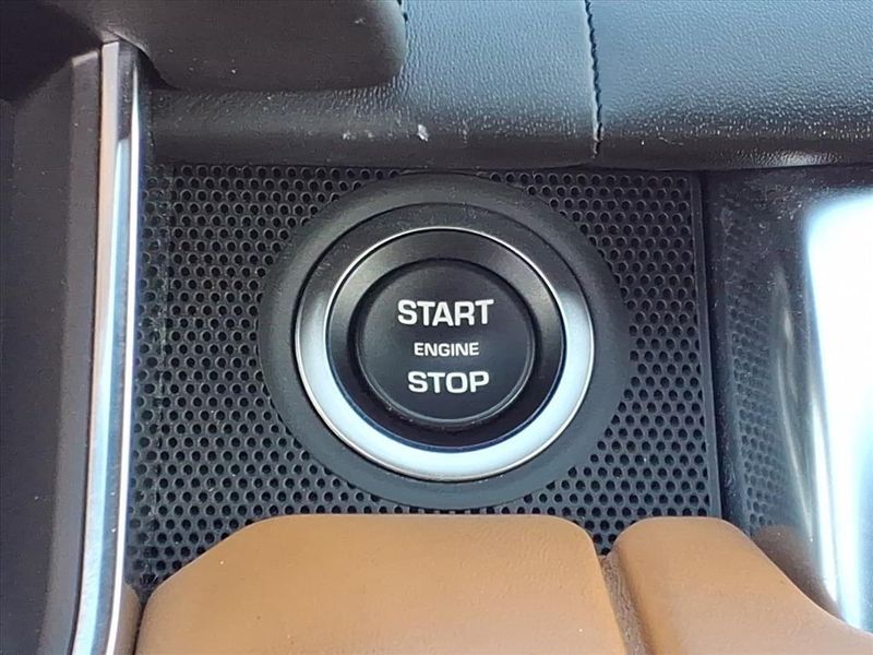 Used 2022 Land Rover Range Rover Sport SVRImage 8