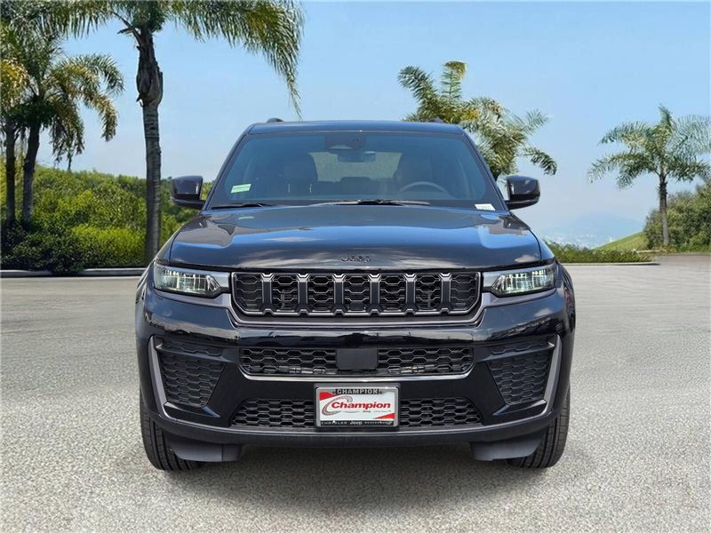 New 2026 Jeep Grand Cherokee Laredo Altitude 4x2