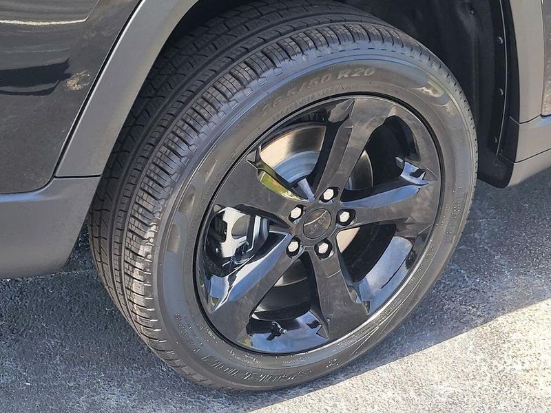 2025 Jeep Grand Cherokee L Limited 4x4Image 7