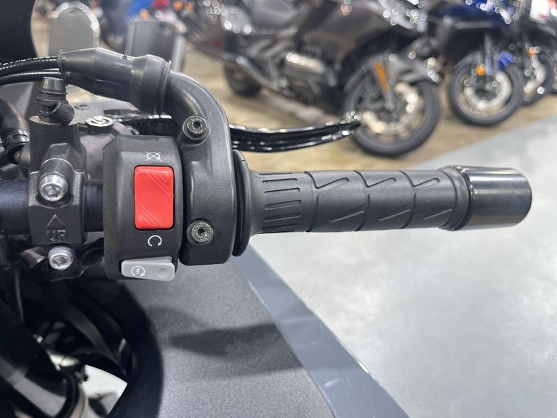 Used 2021 Kawasaki Ninja ZX-14R ABS Image 17