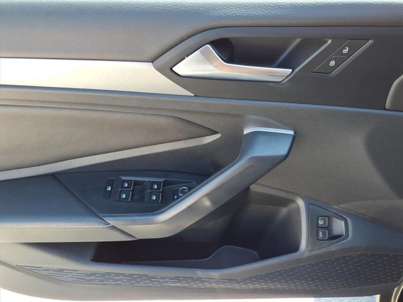2024 Volkswagen Jetta SE photo 20