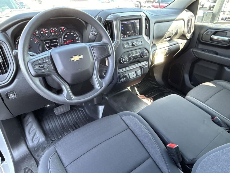 2024 Chevrolet Silverado 3500HD CC Work TruckImage 20