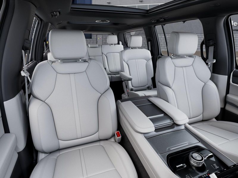 2026 Jeep Grand Wagoneer Limited Reserve 4x4Image 16