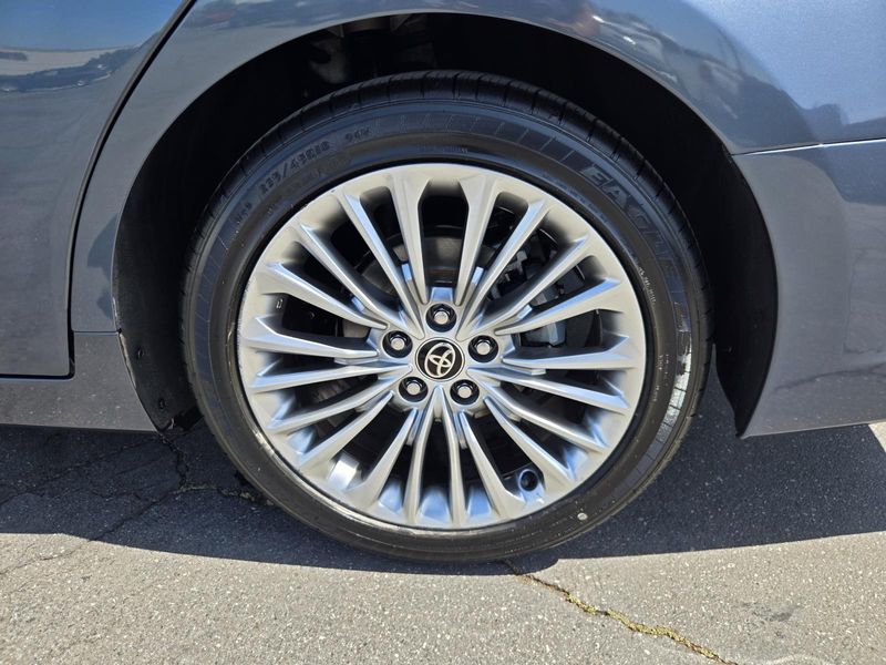 Used 2021 Toyota Avalon Hybrid Limited FWD (Natl)