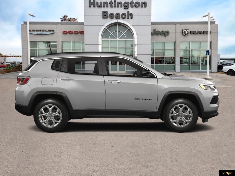 2025 Jeep Compass Latitude 4x4Image 9