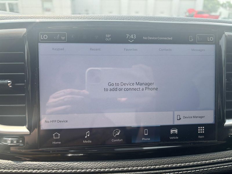 New 2025 Chrysler Pacifica SelectImage 24