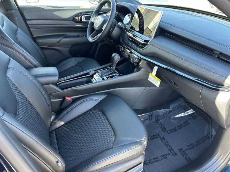 New 2026 Jeep Compass Latitude Altitude 4x4Image 12