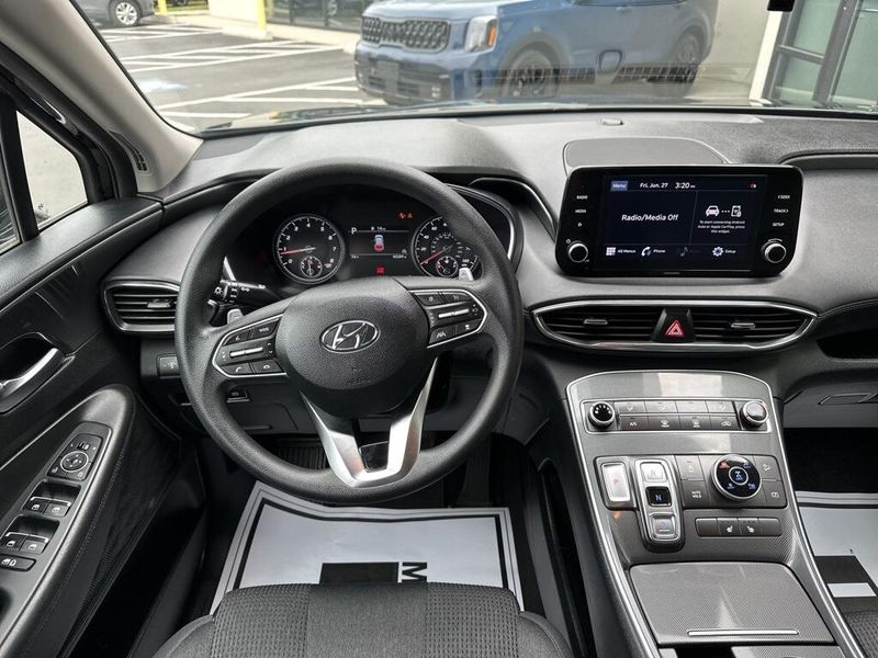2022 Hyundai Santa Fe SELImage 25