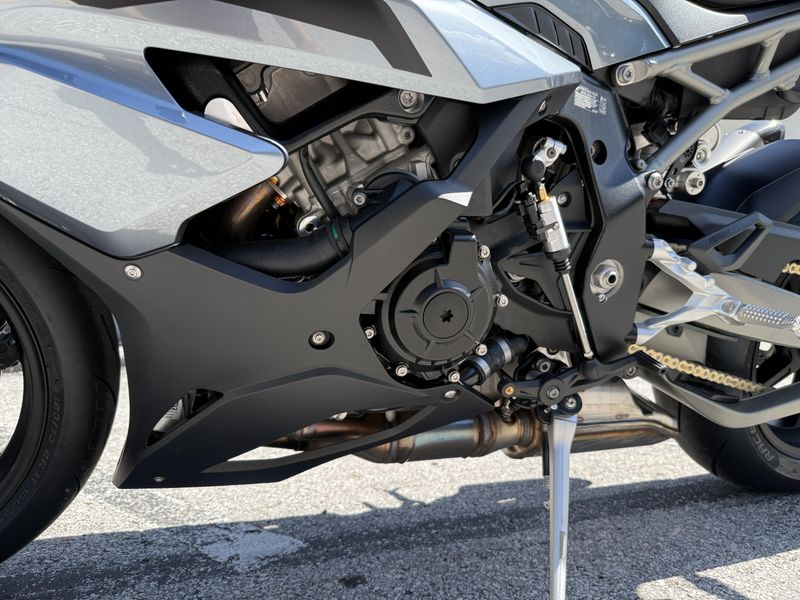 New 2025 BMW S 1000 RR 