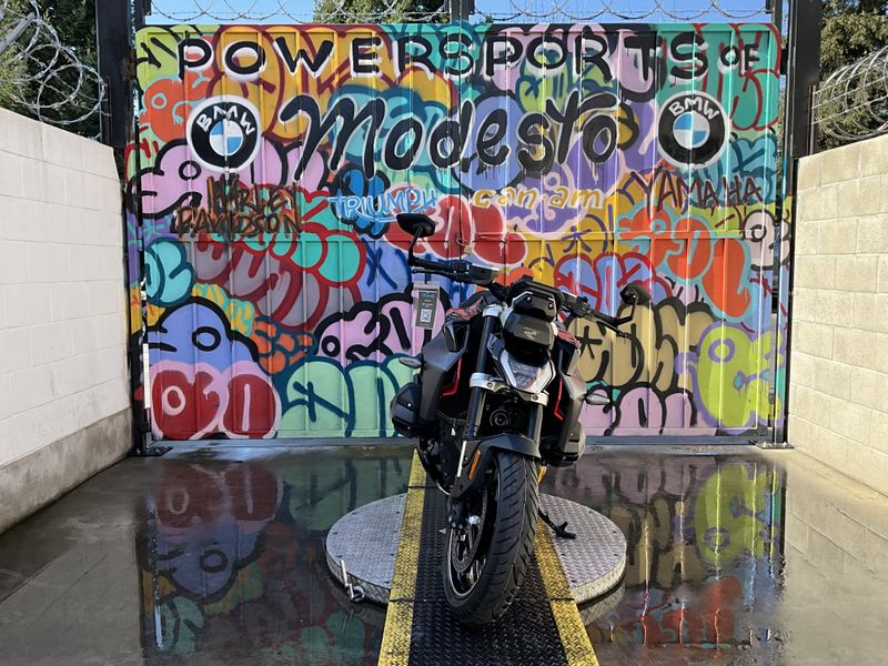New 2026 BMW R 1300 R Image 2