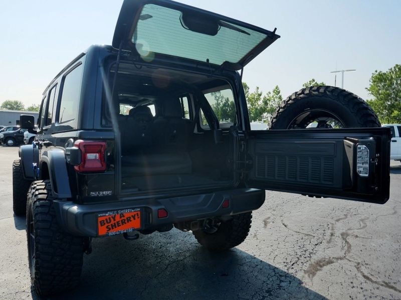 2021 Jeep Wrangler Unlimited Sahara AltitudeImage 13