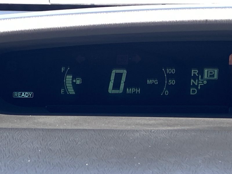 Used 2014 Toyota Prius Plug-In Image 29