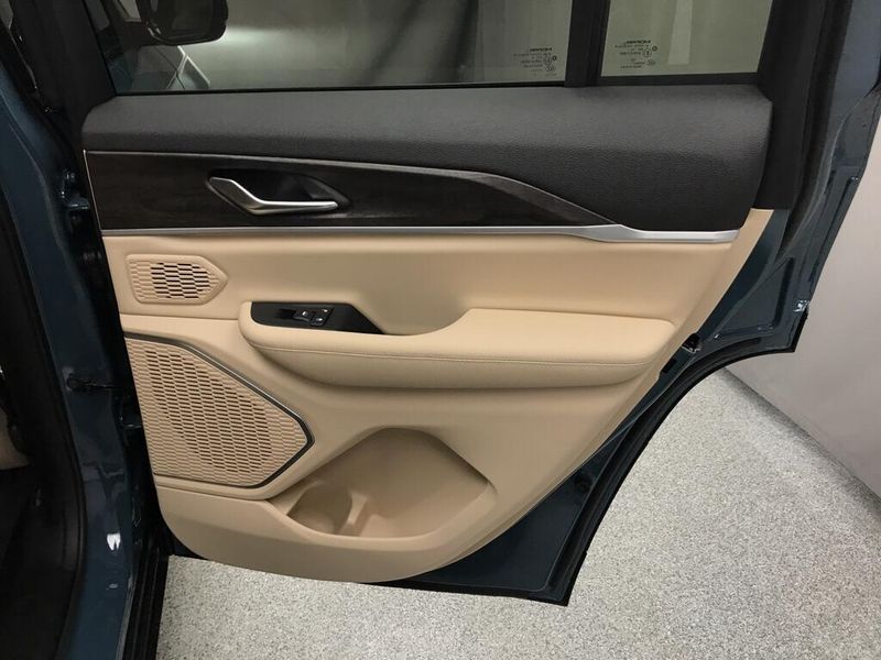 New 2026 Jeep Grand Cherokee Limited 4x4Image 13