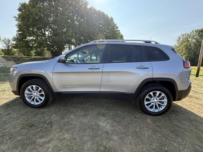 2021 Jeep Cherokee Latitude photo 6