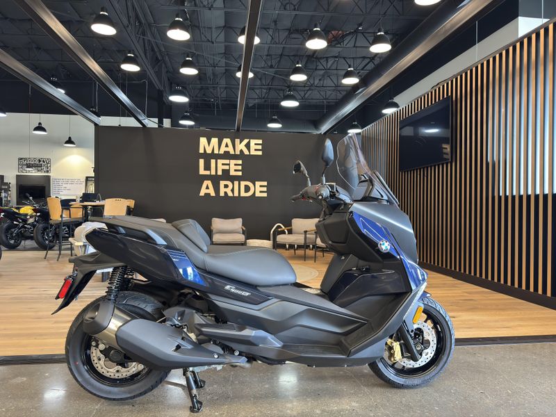 2024 BMW C 400 GT - IMPERIAL BLUE METALLIC 