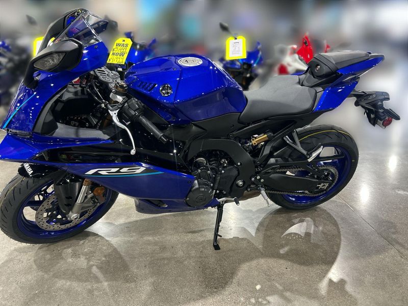 New 2027 Yamaha YZF-R9 Image 16