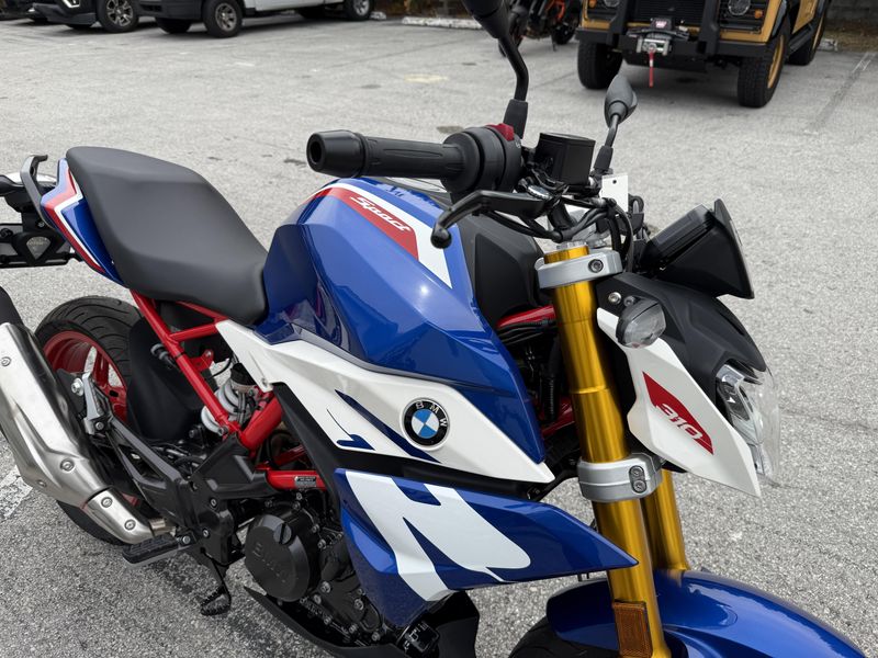 2025 BMW G 310 R
