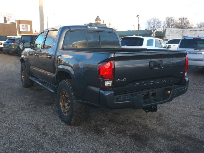 2021 Toyota Tacoma Image 3