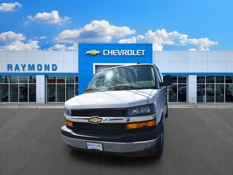 New 2025 Chevrolet Express 2500 Work VanImage 8