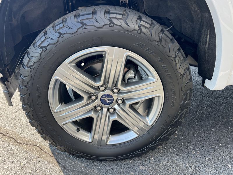 2019 Ford F-150 Lariat photo 19