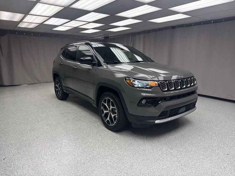 New 2026 Jeep Compass Limited 4x4Image 4
