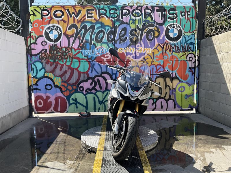 Used 2023 APRILIA Tuono V4 1100 Image 3