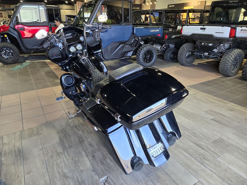 USED 2015 HARLEY ROAD GLIDE SPECIAL Image 4