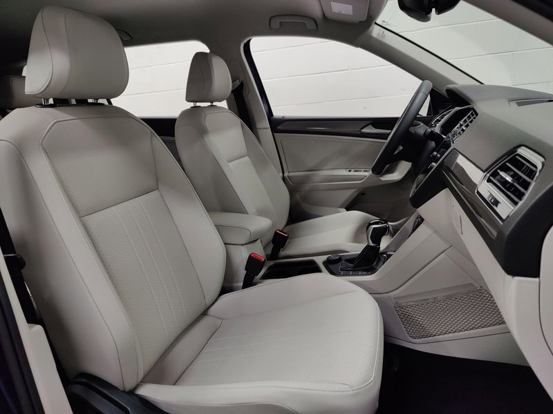 Used 2023 Volkswagen Tiguan SE 4-Motion AWDImage 6