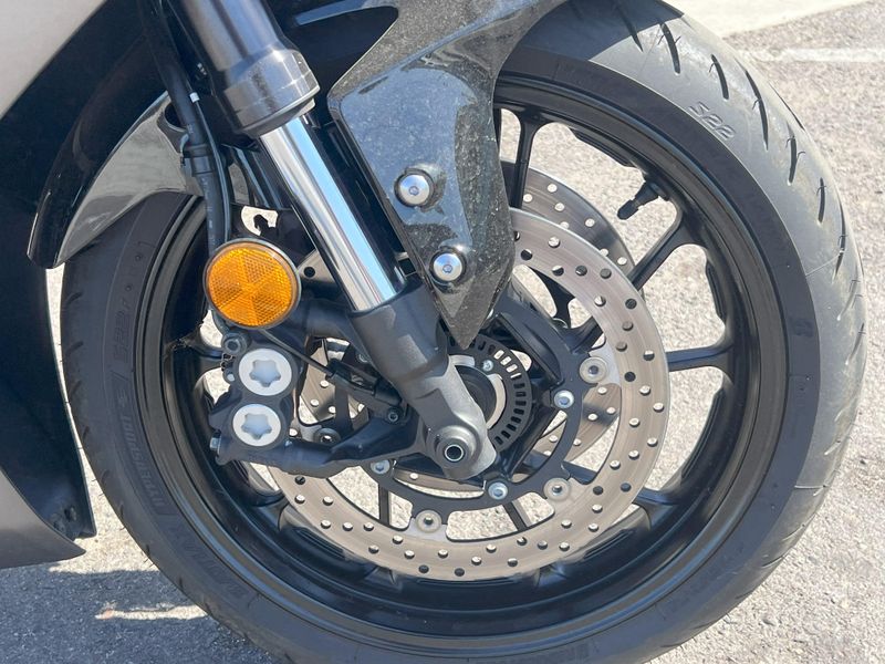 2024 Yamaha YZF-R7 Image 6