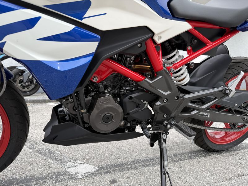 2025 BMW G 310 R