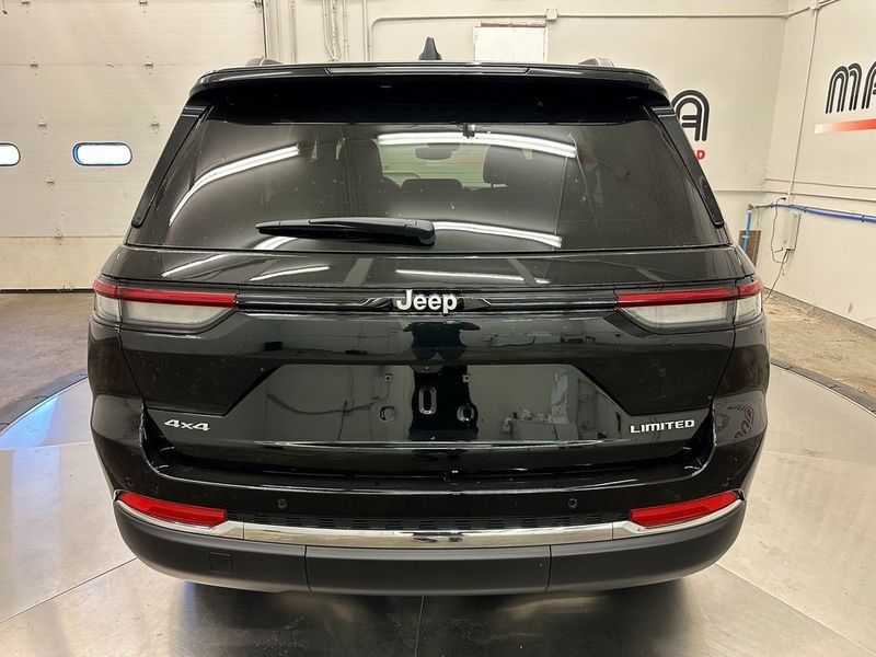 2024 Jeep Grand Cherokee Limited 4x4Image 9