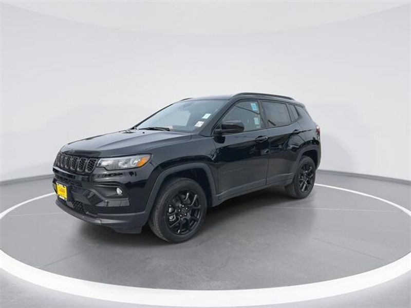 New 2026 Jeep Compass Latitude Altitude 4x4Image 4