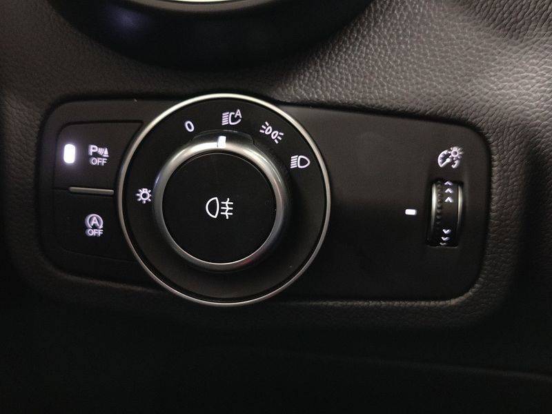 Used 2024 Alfa Romeo Stelvio Veloce AWD w/Activ AssistImage 29