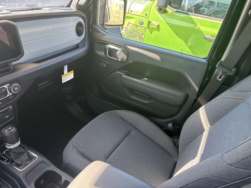 New 2026 Jeep Wrangler 4-door WillysImage 31
