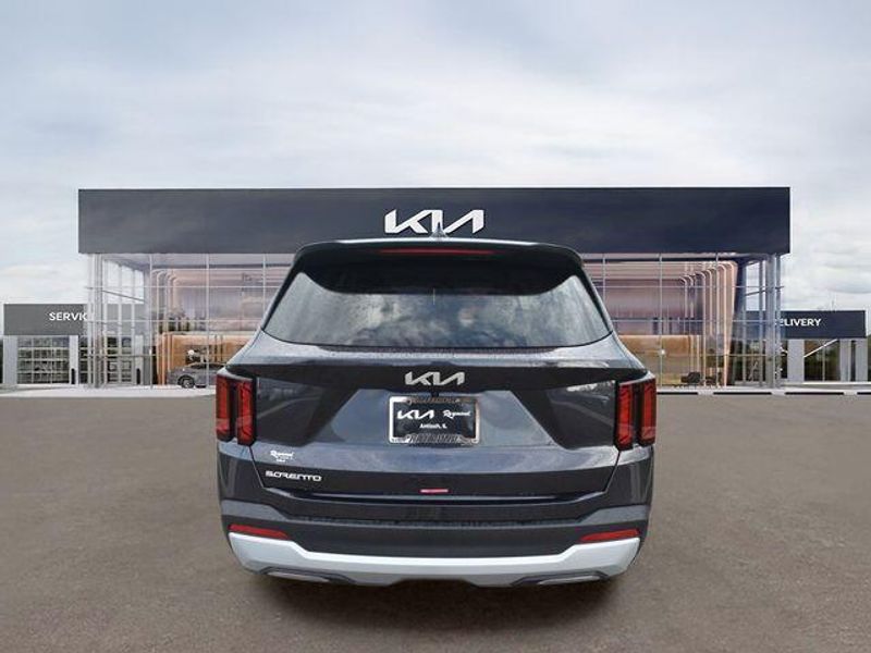 New 2026 Kia Sorento LXImage 5