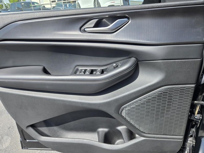 Used 2023 Jeep Grand Cherokee Altitude 4x4