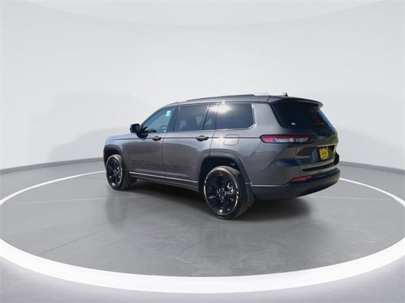 New 2025 Jeep Grand Cherokee L Limited 4x4Image 6