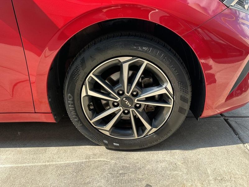 2022 Kia Forte LXSImage 12