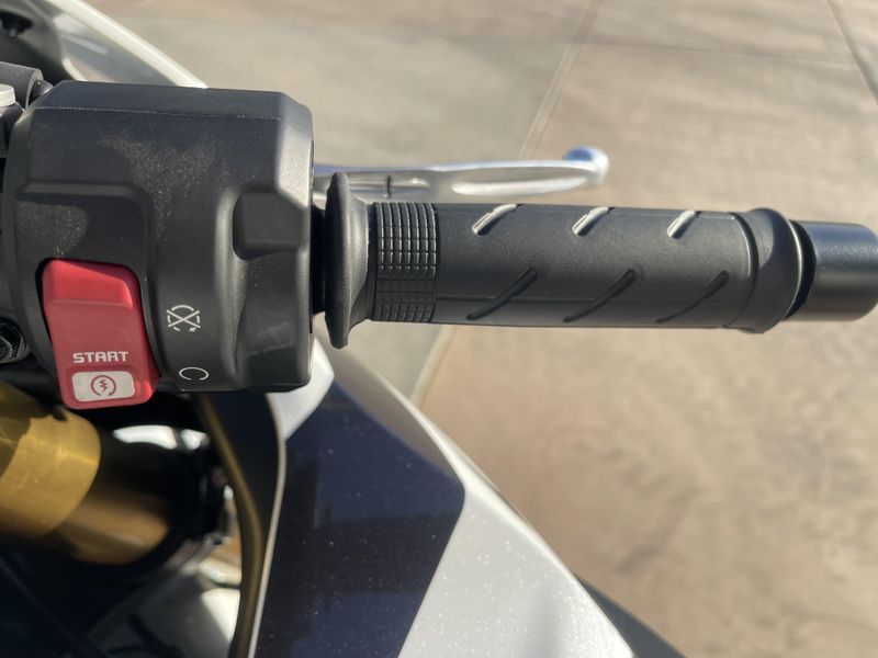 2025 Honda CBR1000RR Image 6