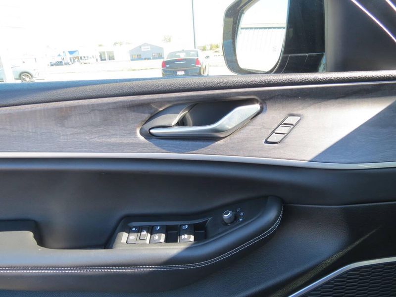 Used 2021 Jeep Grand Cherokee L Limited 4x4 4dr SUVImage 10