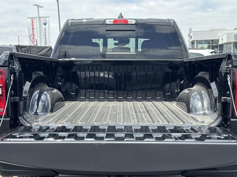 New 2026 RAM 1500 Big Horn Crew Cab 4x2 5'7' Box