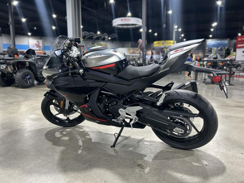 2025 CFMOTO 450SS Image 11