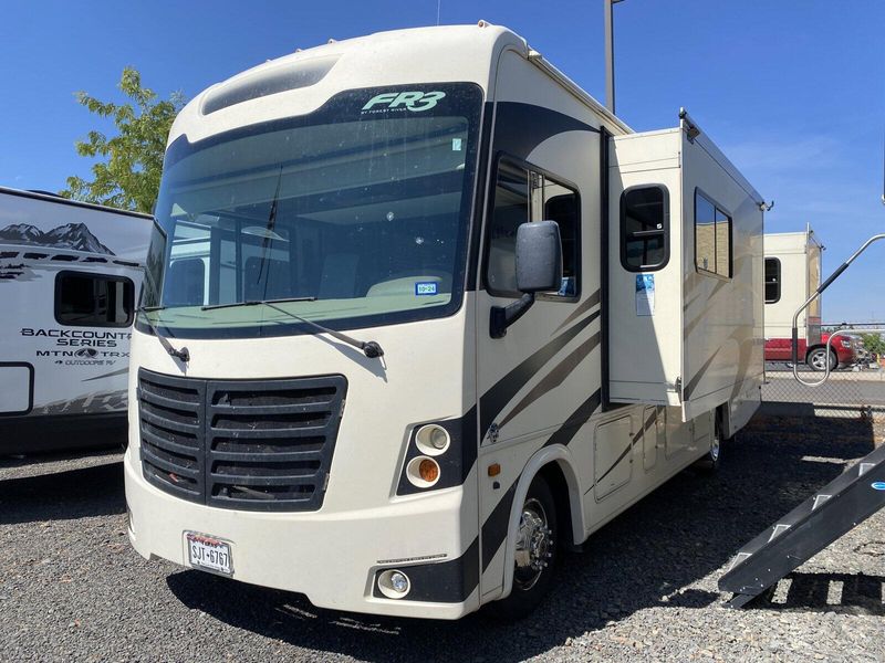Used 2018 FOREST RIVER FR3 29DS Image 3