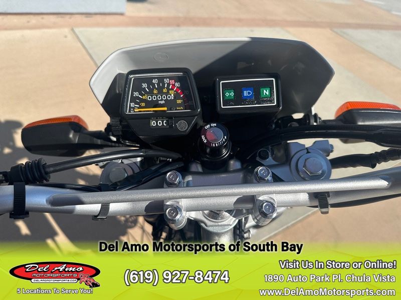 2024 Yamaha TW200R1C  in a GALLANT GRAY exterior color. Del Amo Motorsports of South Bay (619) 547-1937 delamomotorsports.com 