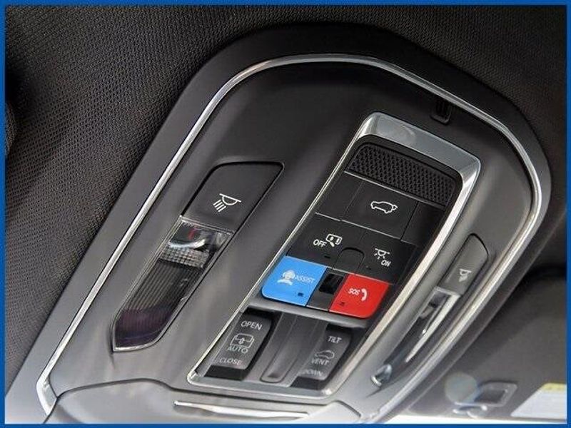 New 2025 Jeep Grand Cherokee Altitude XImage 19
