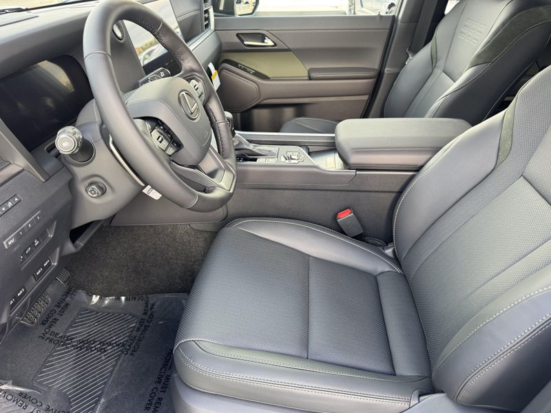 New 2026 Lexus GX 550 OvertrailImage 18